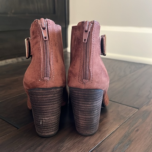 Women’s Carlos Santana Vegan Perforated Shoe Bootie Faux Suede Cognac Size 7 - Picture 4 of 10